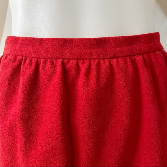 VINTAGE Ultrasuede lined pencil skirt with back vent and zip size 24” waist - Picture 4 of 9